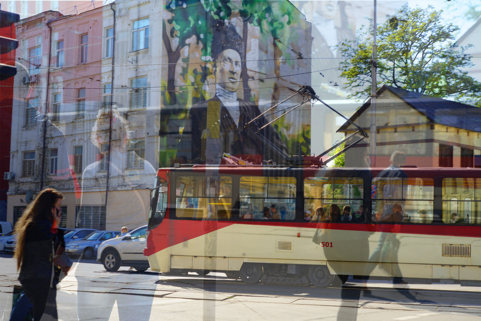woman-tram-2018-40-x-60-cm