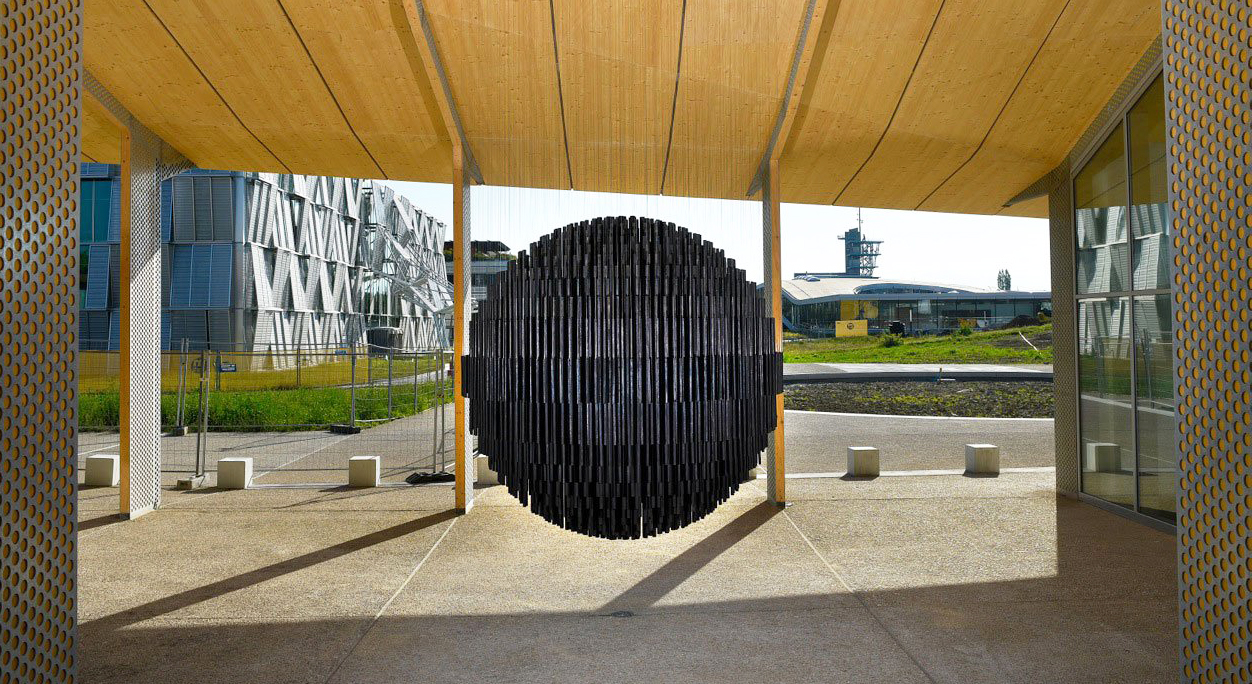 artstory_etiennekrahenbuhl_bing-bang-1-photo-copyright-francois-busson